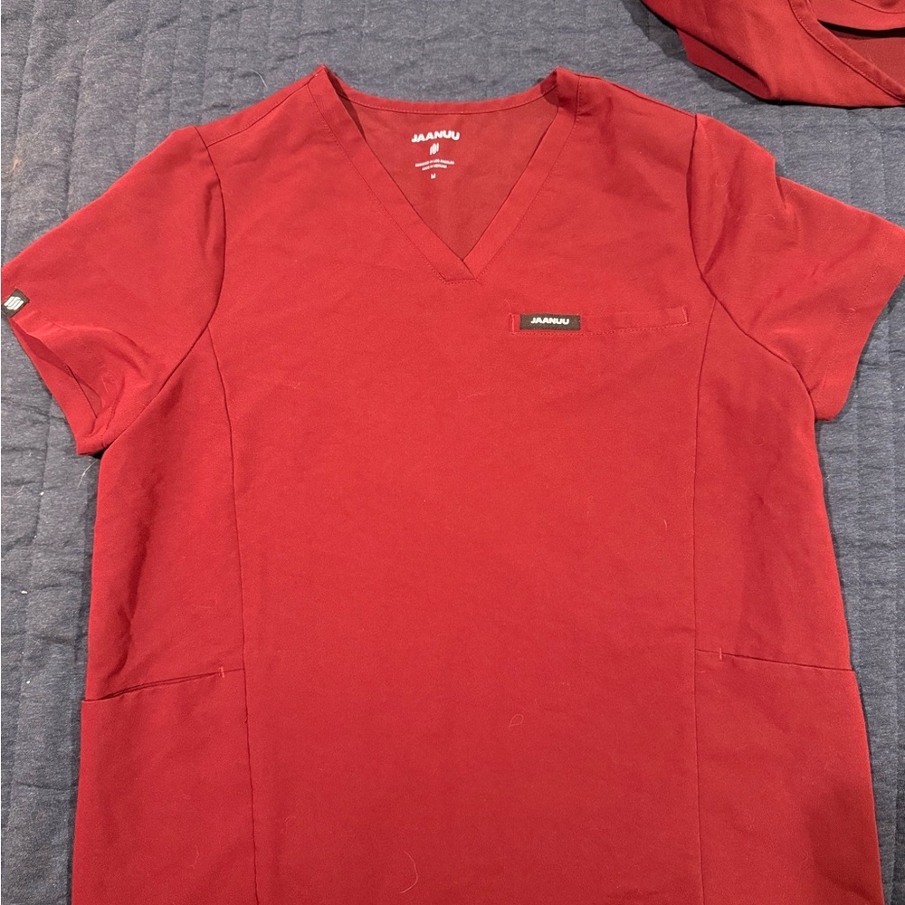Jaanuu Magna 3-Pocket Scrub Top